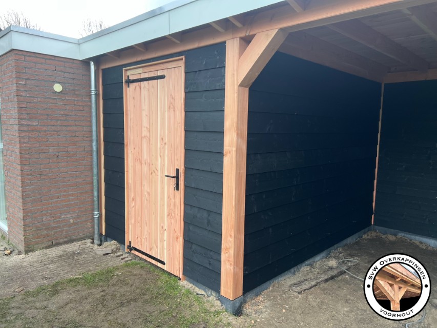 Overkapping met berging Lisse